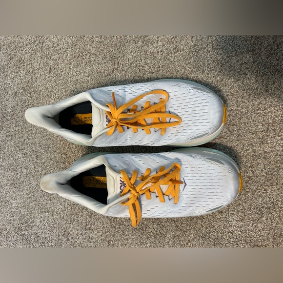 Woman’s Hokas - Picture 5 of 5